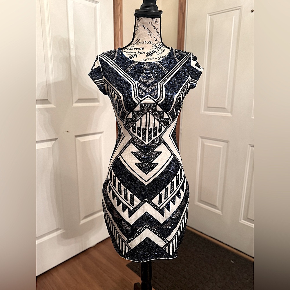 Express Size XS Bodycon Sequin Blue / Cream Silver Dress Aztec design